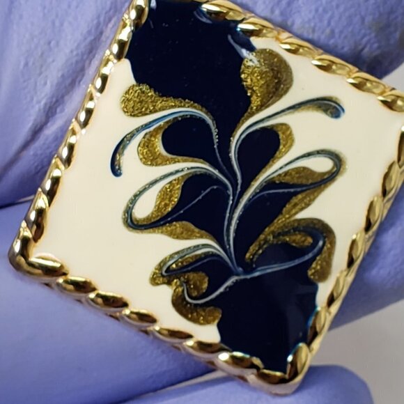 Women's Stunning Gold tone Multi-color Square Stud Earrings - Eye-Catching - Picture 8 of 8